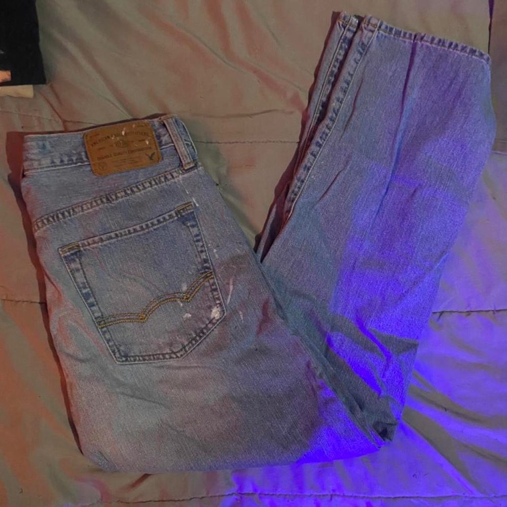 American Eagle Outfitters men’s 29x30 lose jeans.